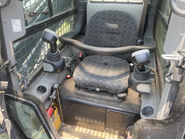 Image of New Holland C232 equipment image 3