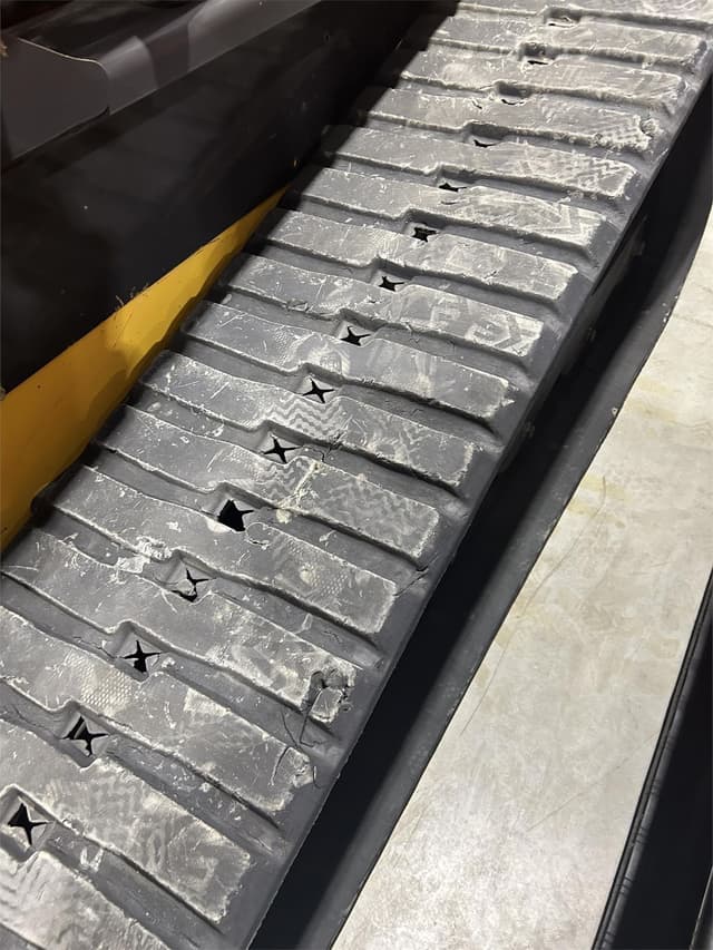 Image of New Holland C232 equipment image 2