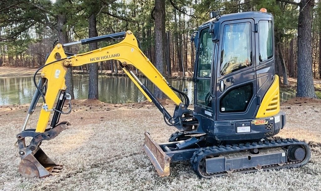2019 New Holland E26C Equipment Image0