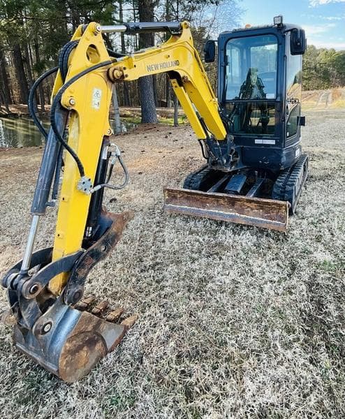 Image of New Holland E26C equipment image 1