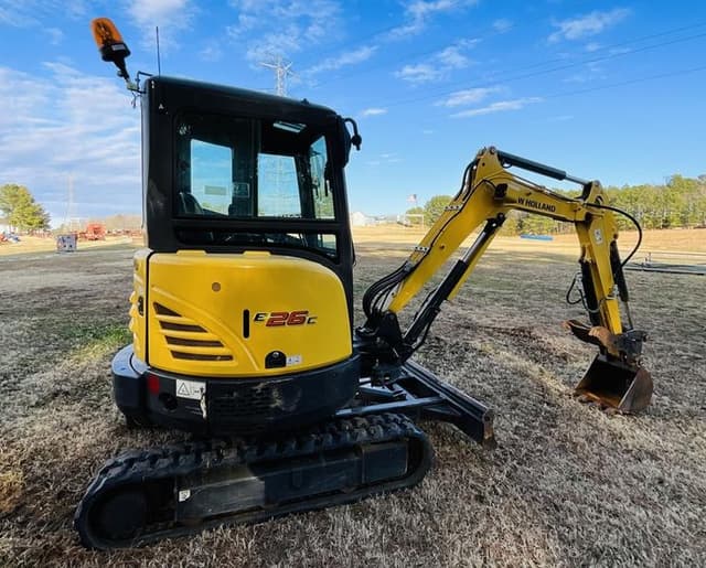 Image of New Holland E26C equipment image 3