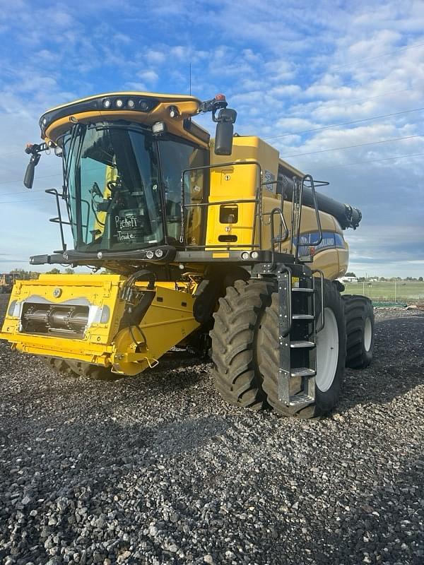 Image of New Holland CR8.90 equipment image 1