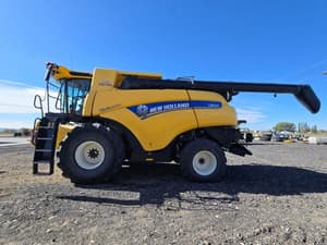 New Holland CR8.90 Image