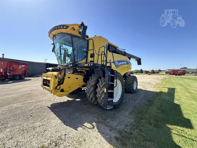 Image of New Holland CR8.90 equipment image 1