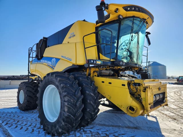 Image of New Holland CR8.90 equipment image 1