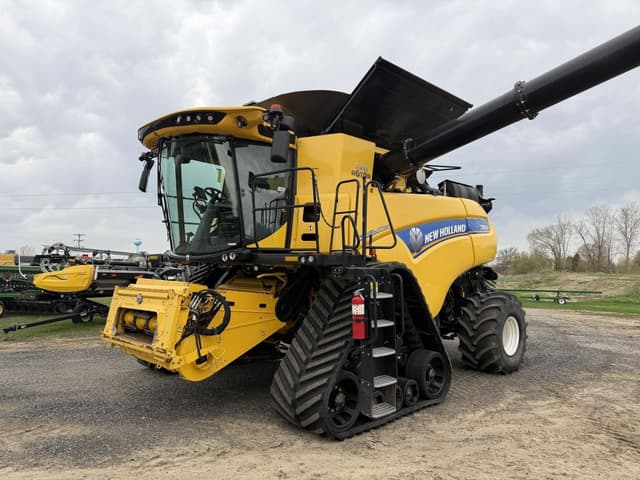 Image of New Holland CR8.90 equipment image 1