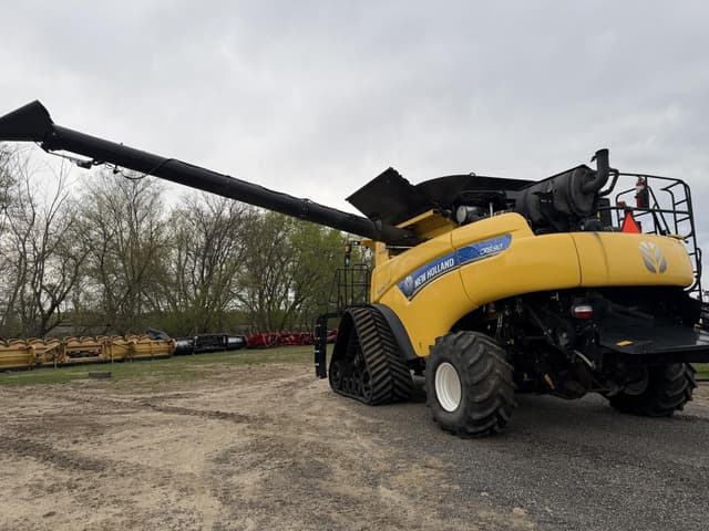 Image of New Holland CR8.90 equipment image 3