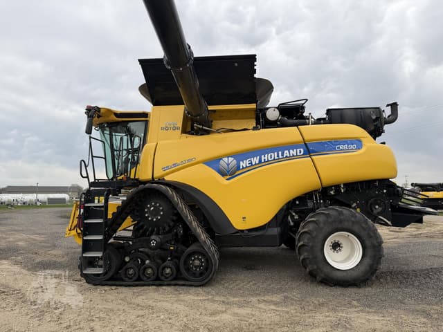 Image of New Holland CR8.90 equipment image 2