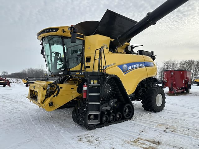Image of New Holland CR8.90 equipment image 1