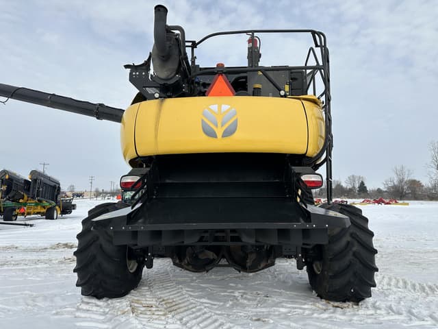 Image of New Holland CR8.90 equipment image 4