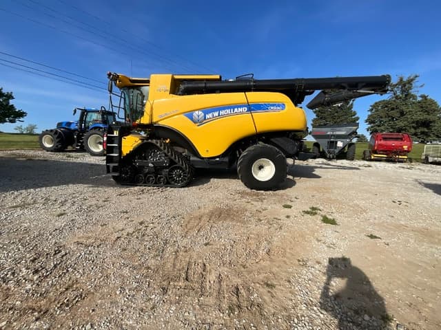 Image of New Holland CR9.90 equipment image 1