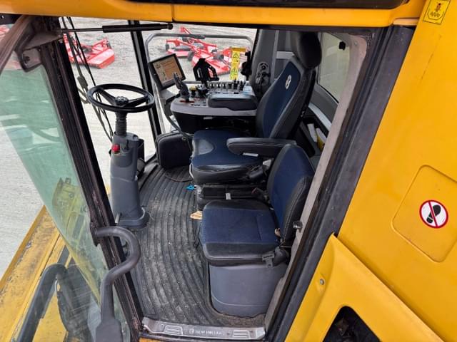 Image of New Holland CR9.90 equipment image 3
