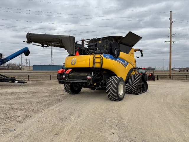 Image of New Holland CR9.90 equipment image 4