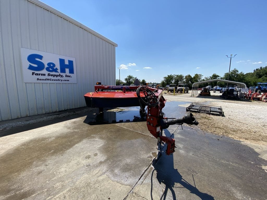 2019 New Holland 210 Equipment Image0