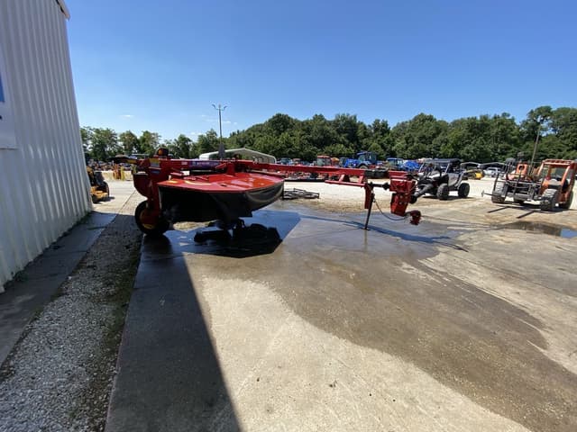 Image of New Holland 210 equipment image 4