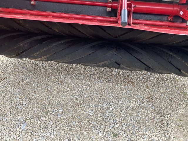 Image of New Holland 210 equipment image 4