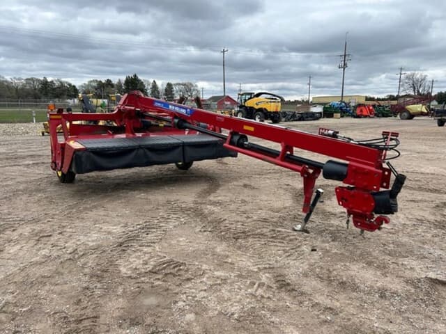 Image of New Holland 313 equipment image 2