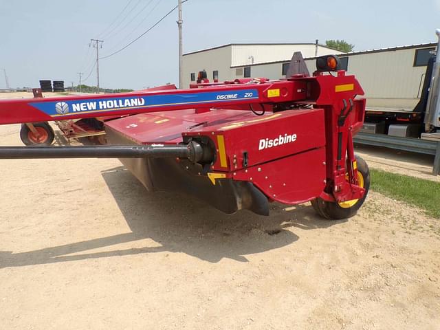 Image of New Holland 210 equipment image 3