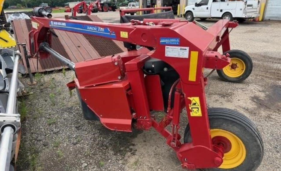 2019 New Holland 210 Equipment Image0