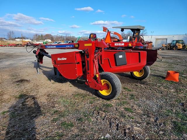 Image of New Holland Discbine 210 equipment image 2