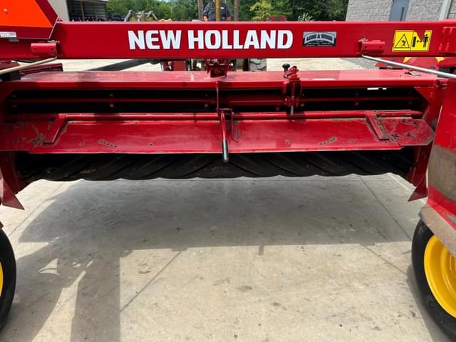 Image of New Holland 210 equipment image 3