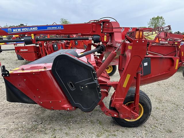 Image of New Holland 313 equipment image 2
