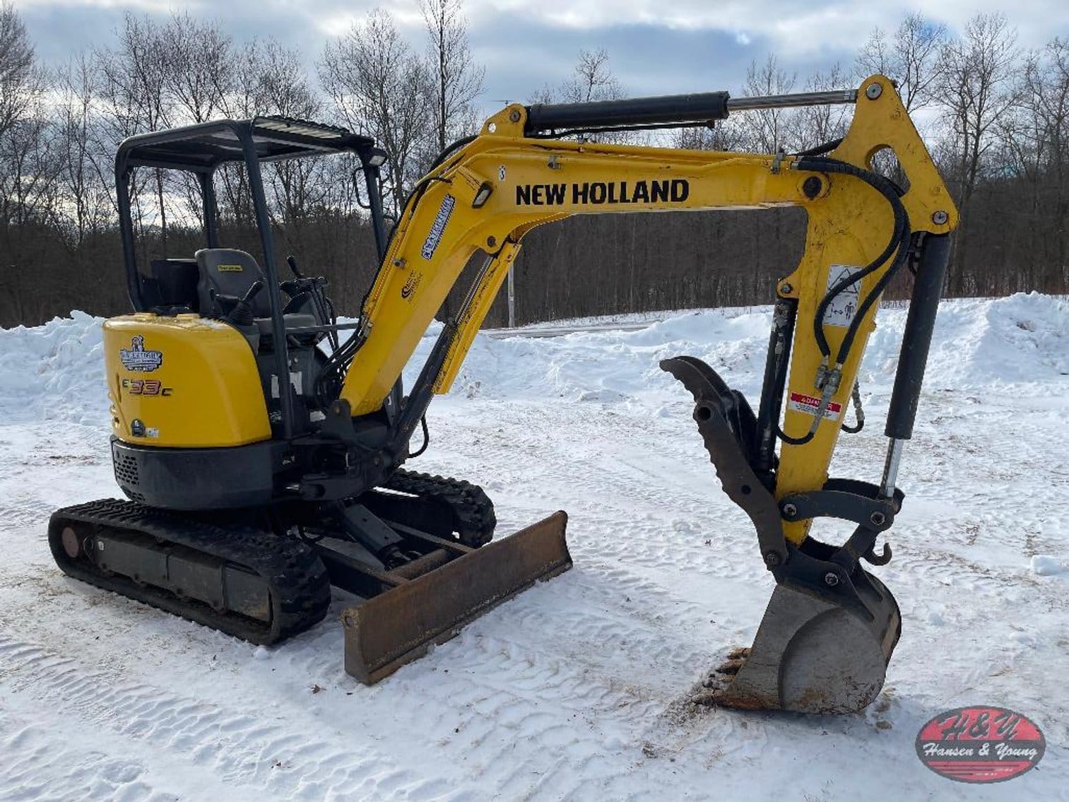 2019 New Holland E33C Equipment Image0