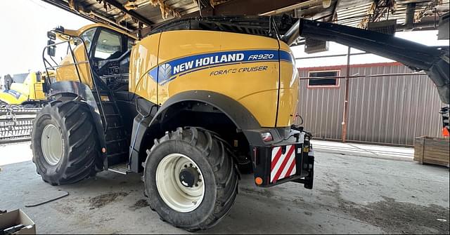 Image of New Holland FR920 equipment image 1