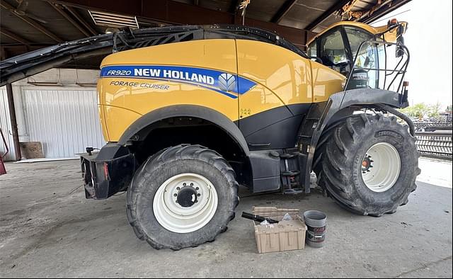 Image of New Holland FR920 equipment image 4