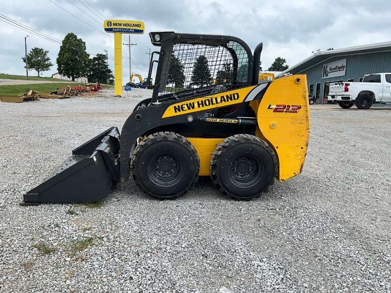 Image of New Holland L213 Primary image