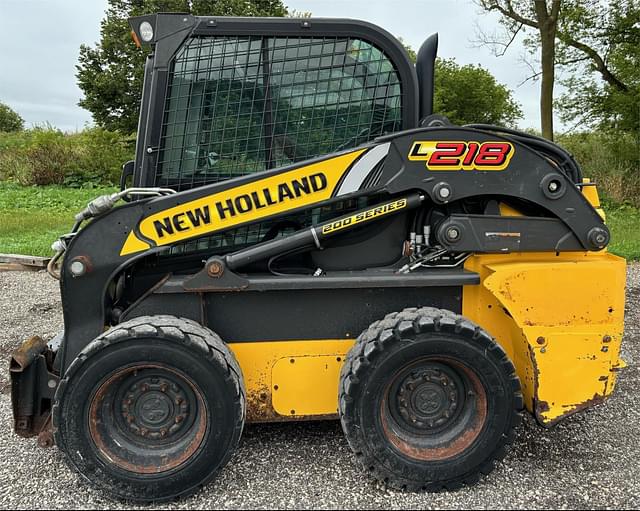 Image of New Holland L218 equipment image 1