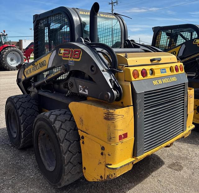 Image of New Holland L218 equipment image 2