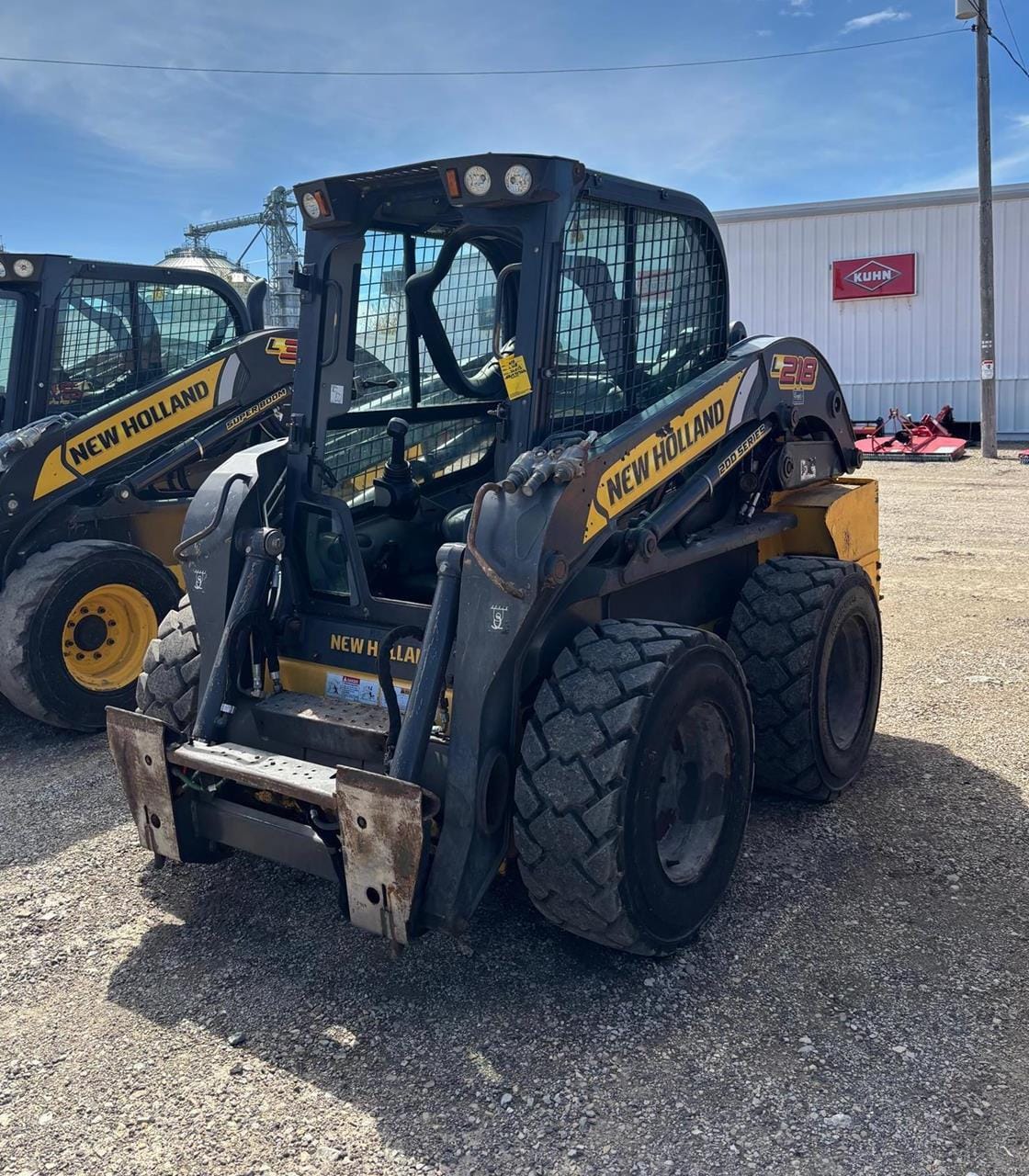 Main image New Holland L218