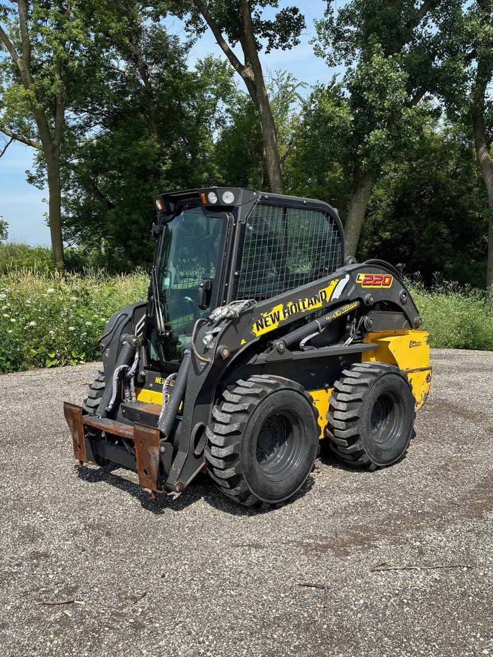 2019 New Holland L220 Equipment Image0