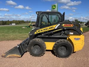 2019 New Holland L220 Image