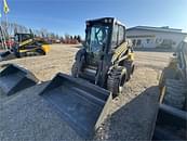 Thumbnail image New Holland L220 4