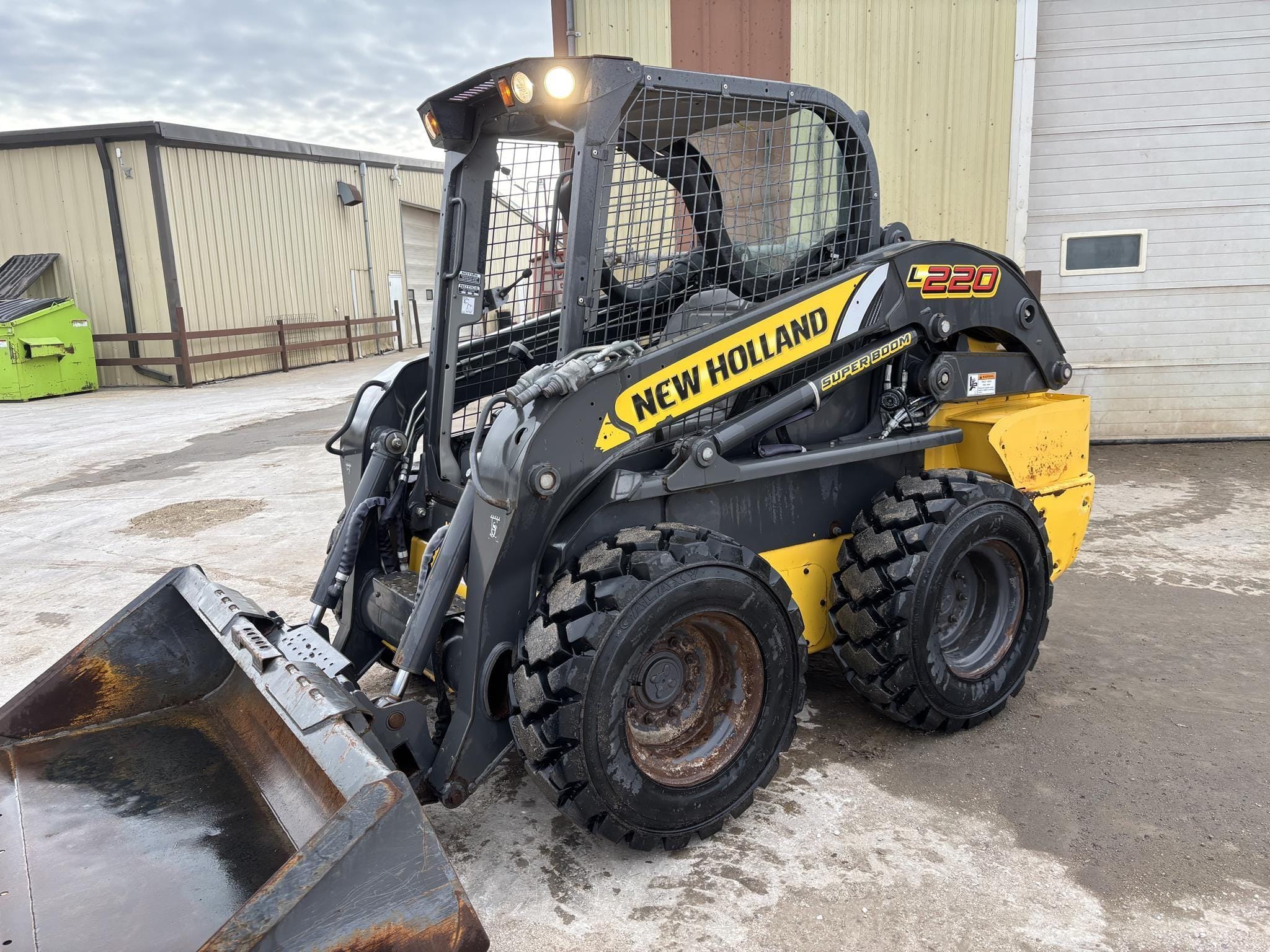 2019 New Holland L220 Equipment Image0