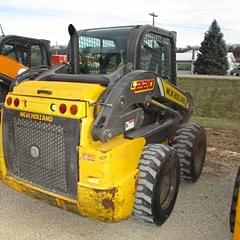 Image of New Holland L220 equipment image 1