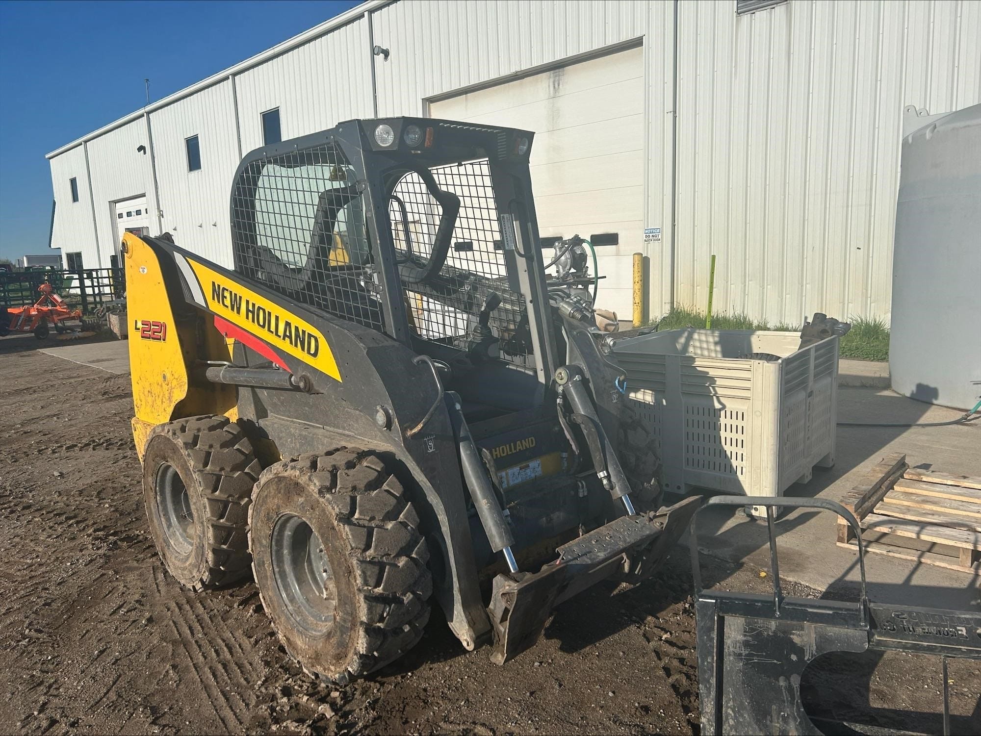 2019 New Holland L221 Equipment Image0