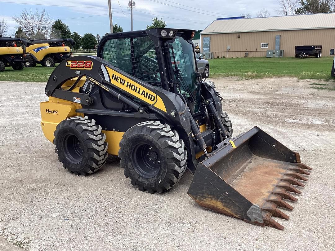 Image of New Holland L228 Primary image