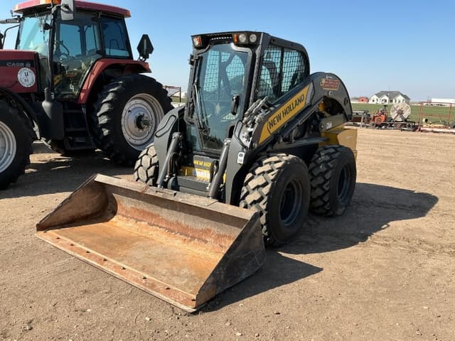 Image of New Holland L228 equipment image 2