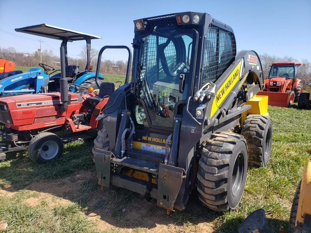 Main image New Holland L228