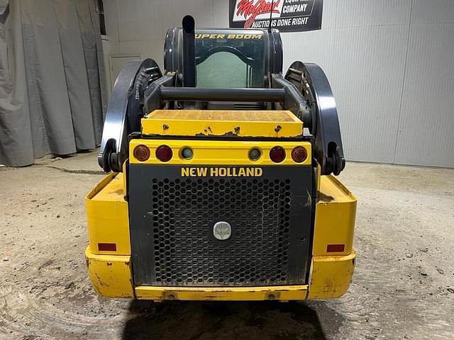 Image of New Holland L228 equipment image 3