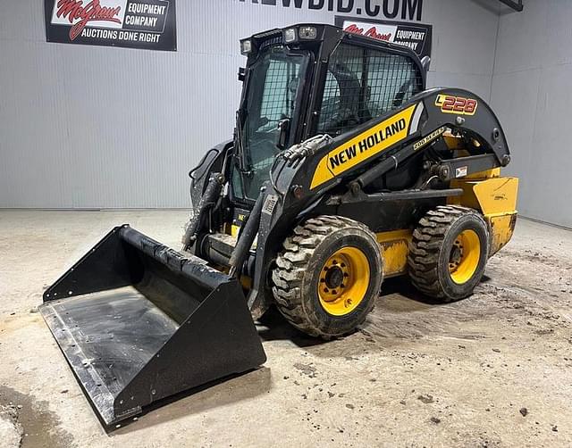 Image of New Holland L228 equipment image 1