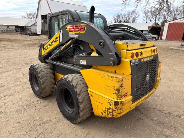 Image of New Holland L228 equipment image 3