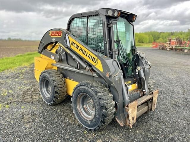 Image of New Holland L228 equipment image 1