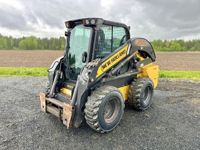 Image of New Holland L228 equipment image 2