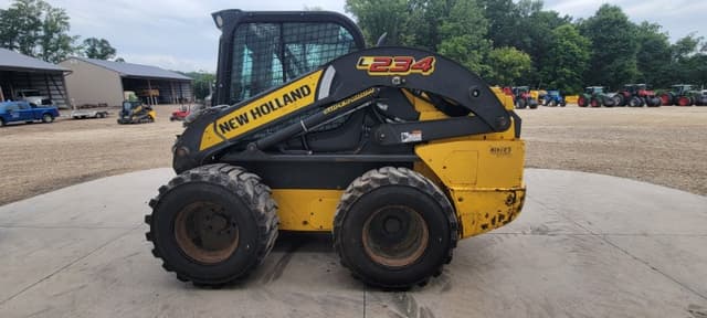 Image of New Holland L234 equipment image 4