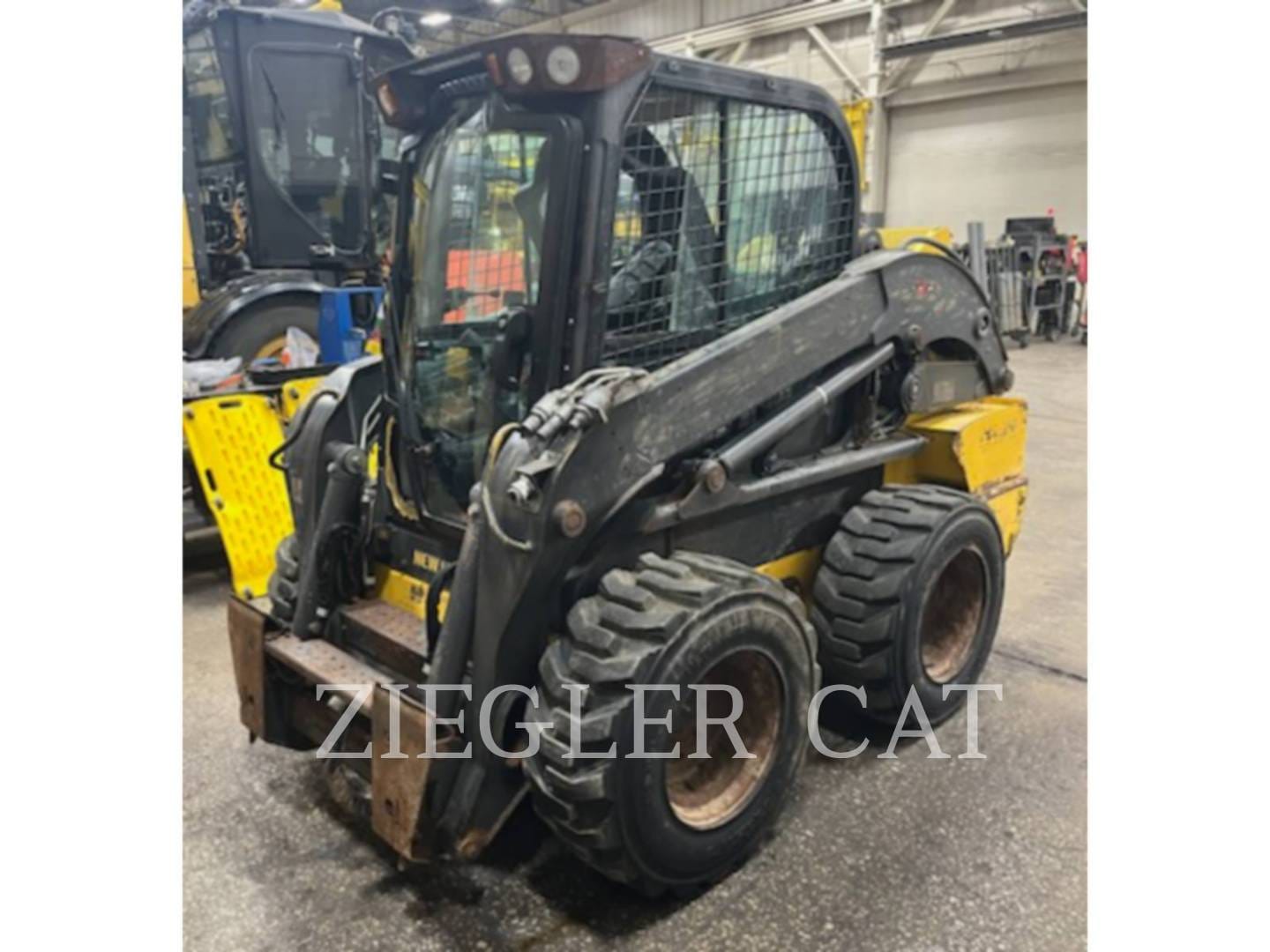 2019 New Holland L220 Equipment Image0