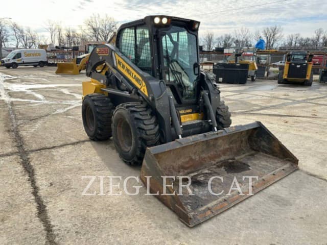 Image of New Holland L228 equipment image 1